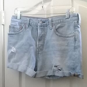 LEVI’S 501 distressed denim shorts 28 waistline